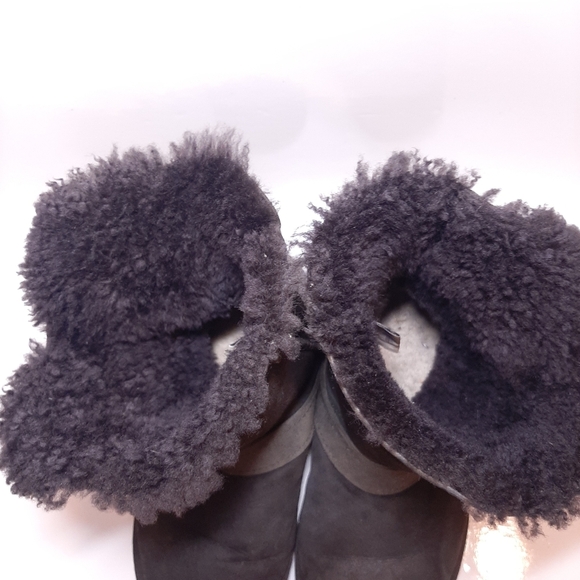 Kirkland Signature Sheepskin Shearling Boots Mid Calf Foldover Buckle Winter - Picture 8 of 15